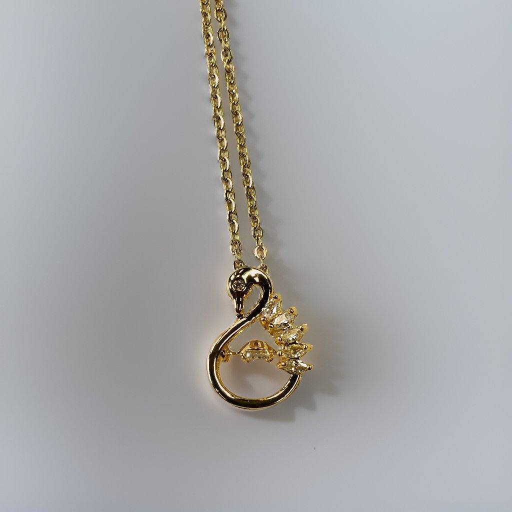 Gold 1.5 Ct Swan With Round Cut Zircon Floater Pendant Necklace